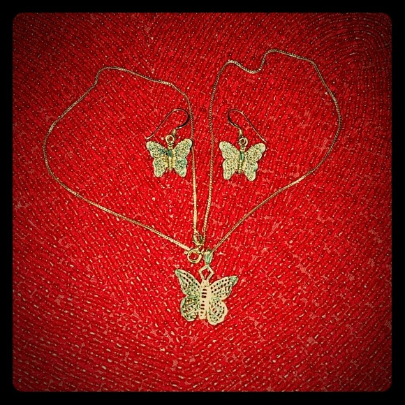 Silver Fillagre Butterfly Pendant and Earr… - Picture 1 of 4